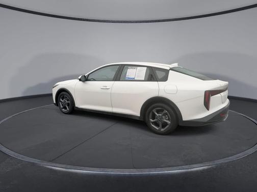 Snow White Pearl 2025 Kia K4 LXS