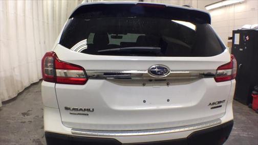Crystal White Pearl 2021 Subaru Ascent Limited 8-Passenger