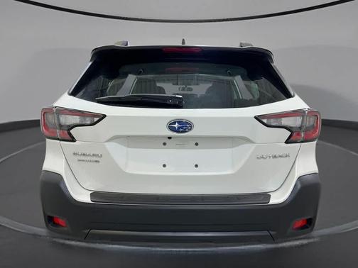2025 Subaru Outback Base