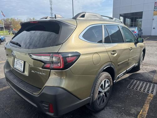 Autumn Green Metallic 2022 Subaru Outback Premium