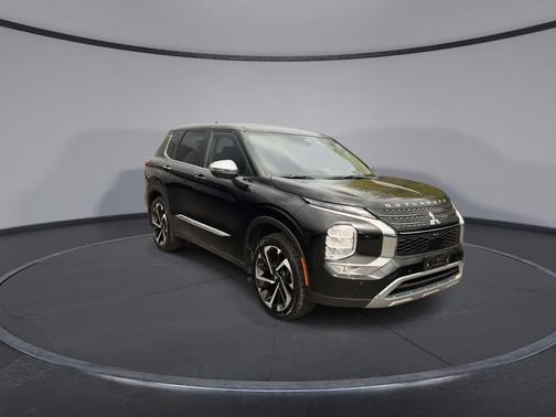 Labrador Black Pearl 2022 Mitsubishi Outlander SE 2.5 S-AWC
