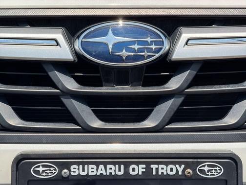 Crystal White Pearl 2021 Subaru Crosstrek Limited