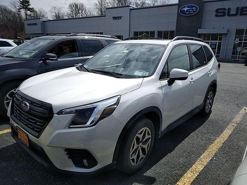 Crystal White Pearl 2023 Subaru Forester Premium