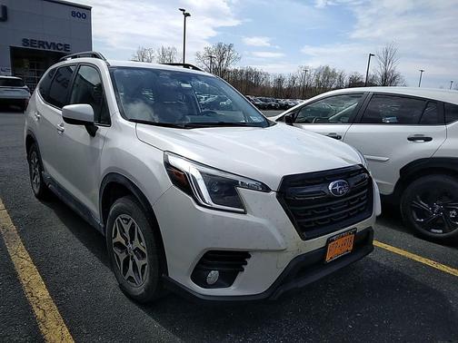 Crystal White Pearl 2023 Subaru Forester Premium