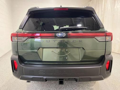 Deep Emerald Green Pearl 2026 Subaru Outback Premium
