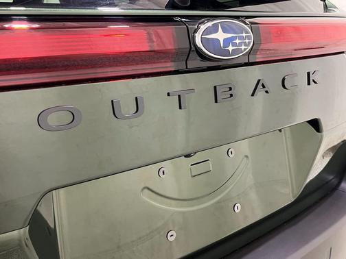 Deep Emerald Green Pearl 2026 Subaru Outback Premium