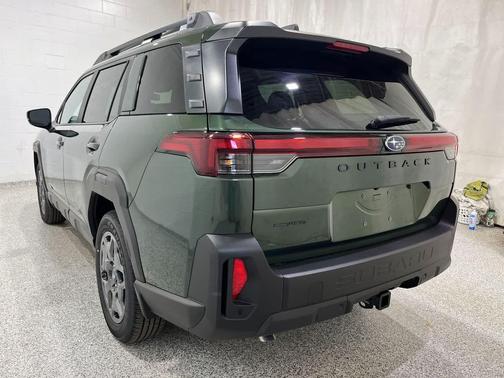 Deep Emerald Green Pearl 2026 Subaru Outback Premium