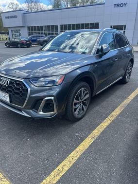 Daytona Gray Pearl Effect 2023 Audi Q5 45 S line Premium Plus