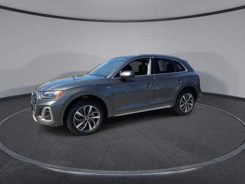 Daytona Gray Pearl Effect 2023 Audi Q5 45 S line Premium Plus