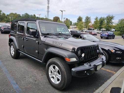 Granite Crystal Metallic Clearcoat 2021 Jeep Wrangler Willys