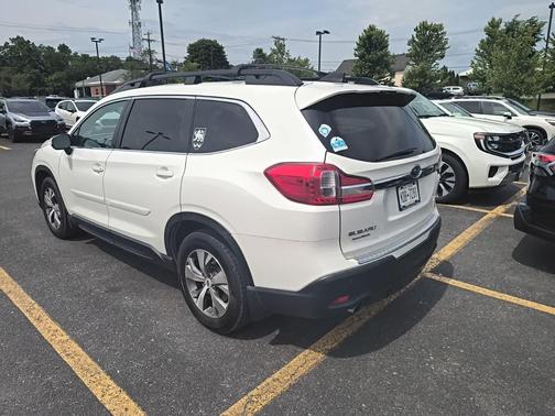 Crystal White Pearl 2020 Subaru Ascent Premium 7-Passenger