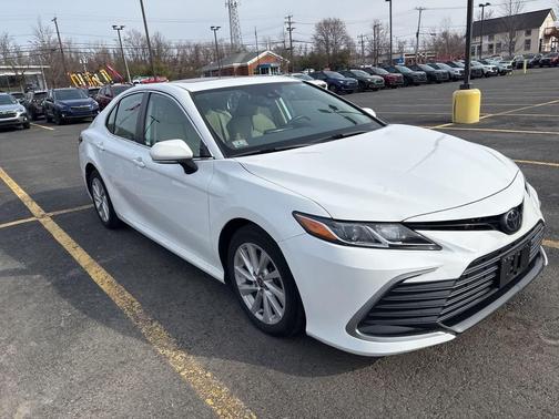 2022 Toyota Camry LE