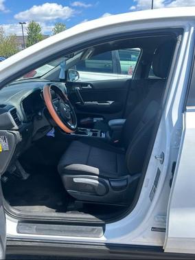 Clear White 2019 Kia Sportage LX