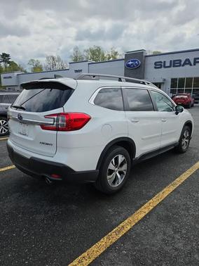 Crystal White Pearl 2023 Subaru Ascent Premium 7-Passenger