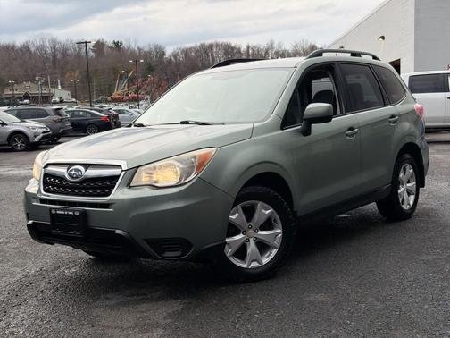 Jasmine Green Metallic 2014 Subaru Forester 2.5i Premium