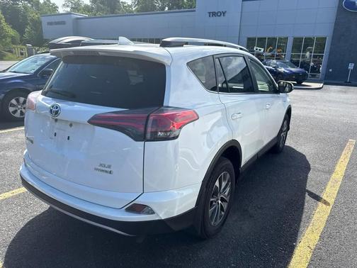 Super White 2017 Toyota RAV4 Hybrid XLE