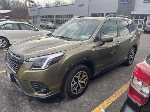 2023 Subaru Forester Premium