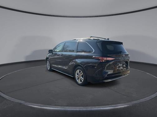 2022 Toyota Sienna Platinum