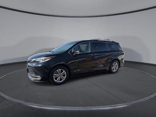 2022 Toyota Sienna Platinum
