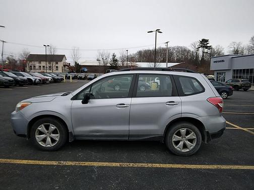 2015 Subaru Forester 2.5i