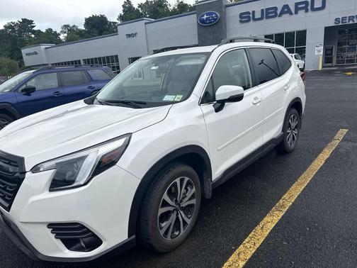 Crystal White Pearl 2023 Subaru Forester Limited