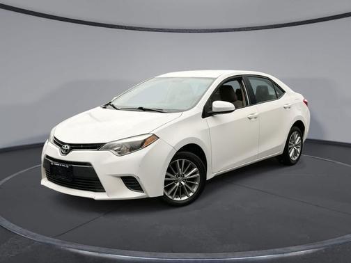 Super White 2015 Toyota Corolla LE