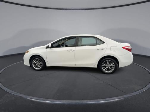 Super White 2015 Toyota Corolla LE
