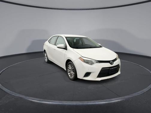Super White 2015 Toyota Corolla LE