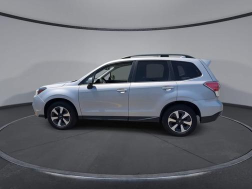Ice Silver Metallic 2017 Subaru Forester 2.5i Premium