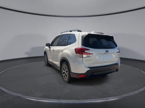 Crystal White Pearl 2020 Subaru Forester Premium