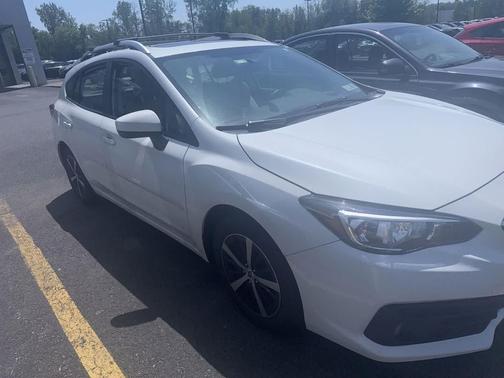 Crystal White Pearl 2020 Subaru Impreza Premium 5-Door