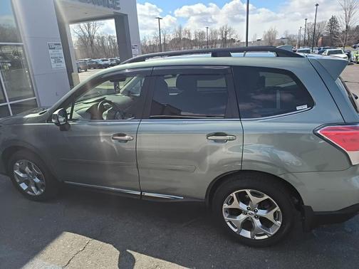 Jasmine Green Metallic 2018 Subaru Forester 2.5i Touring