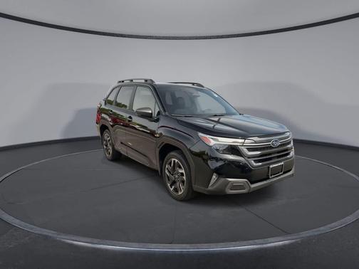Crystal Black Silica 2025 Subaru Forester Limited