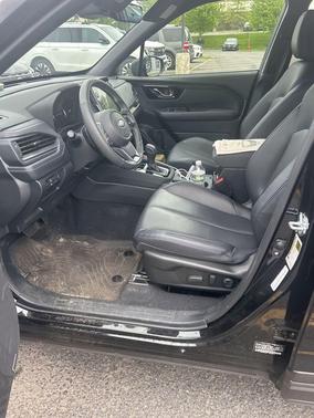 Crystal Black Silica 2025 Subaru Forester Limited