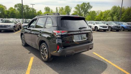Crystal Black Silica 2025 Subaru Forester Limited