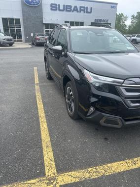 Crystal Black Silica 2025 Subaru Forester Limited