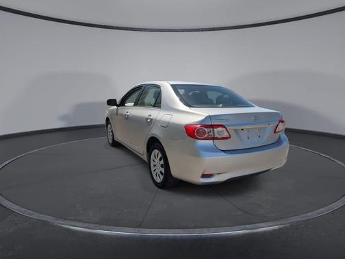 Classic Silver Metallic 2013 Toyota Corolla LE