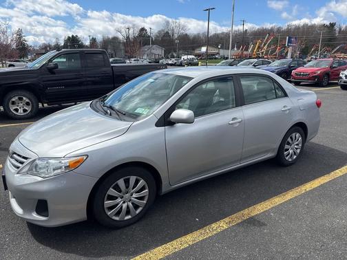 Classic Silver Metallic 2013 Toyota Corolla LE
