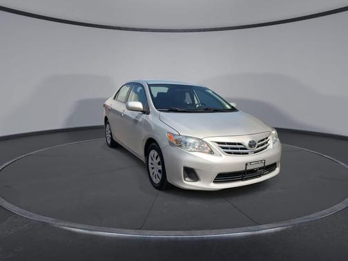 Classic Silver Metallic 2013 Toyota Corolla LE