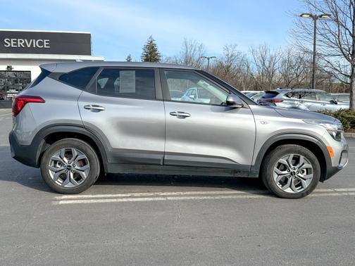 2024 Kia Seltos LX AWD