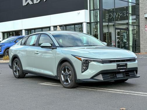 2025 Kia K4 LXS FWD