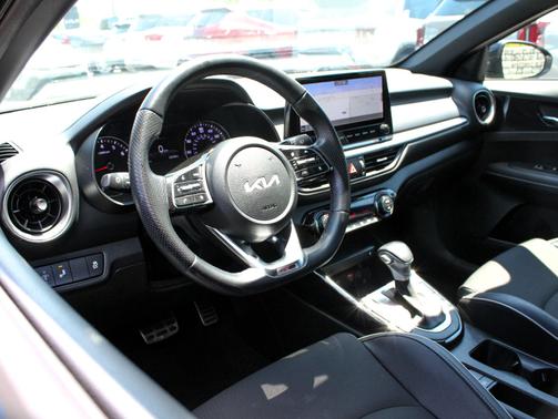 2022 Kia Forte GT-Line IVT
