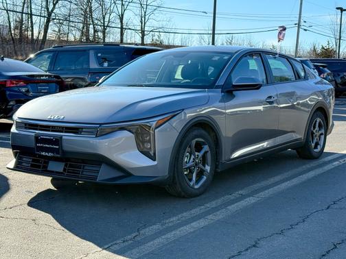 2025 Kia K4 LXS FWD