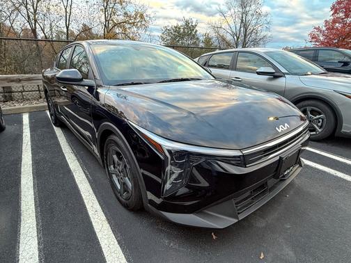 2025 Kia K4 LXS FWD