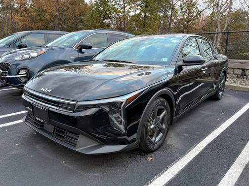 2025 Kia K4 LXS FWD