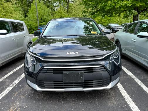 Aurora Black Pearl 2023 Kia Niro LX FWD