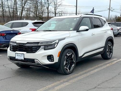 Snow White Pearl 2024 Kia Seltos SX DCT AWD