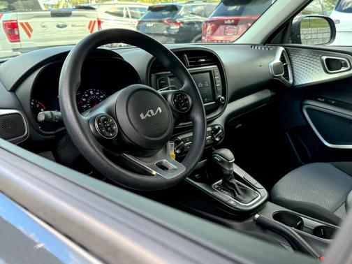2022 Kia Soul LX IVT