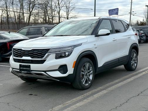 2023 Kia Seltos LX AWD