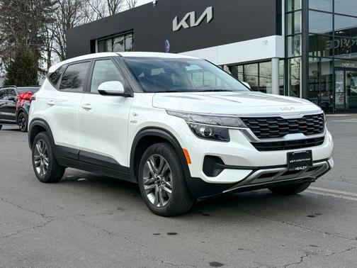 2023 Kia Seltos LX AWD